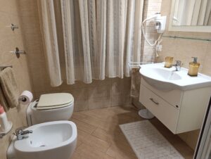 Alloggio turistico con bagno in camera vicino al centro di Trapani